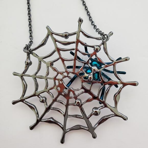 New Halloween Betsy Johnson Statement Necklace Spider and Web Silver Blue - Picture 8 of 12